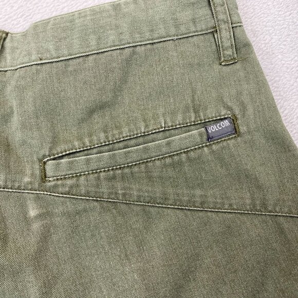 Volcom Men's Shorts Size 28 Cargo Class Olive Green Classic Casual - Picture 6 of 7
